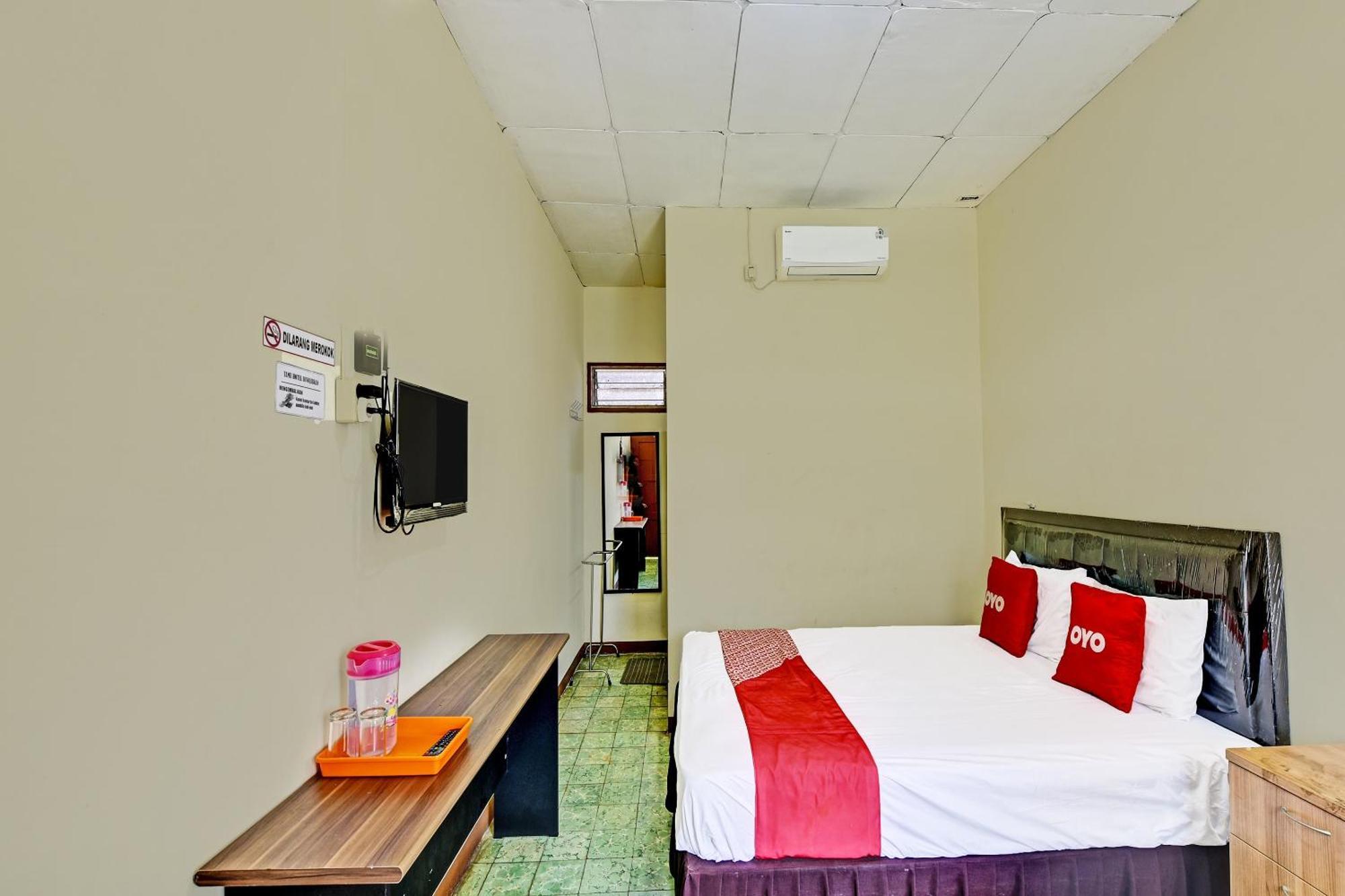 Oyo 90443 Hotel New Kartika In Cilopadang エクステリア 写真
