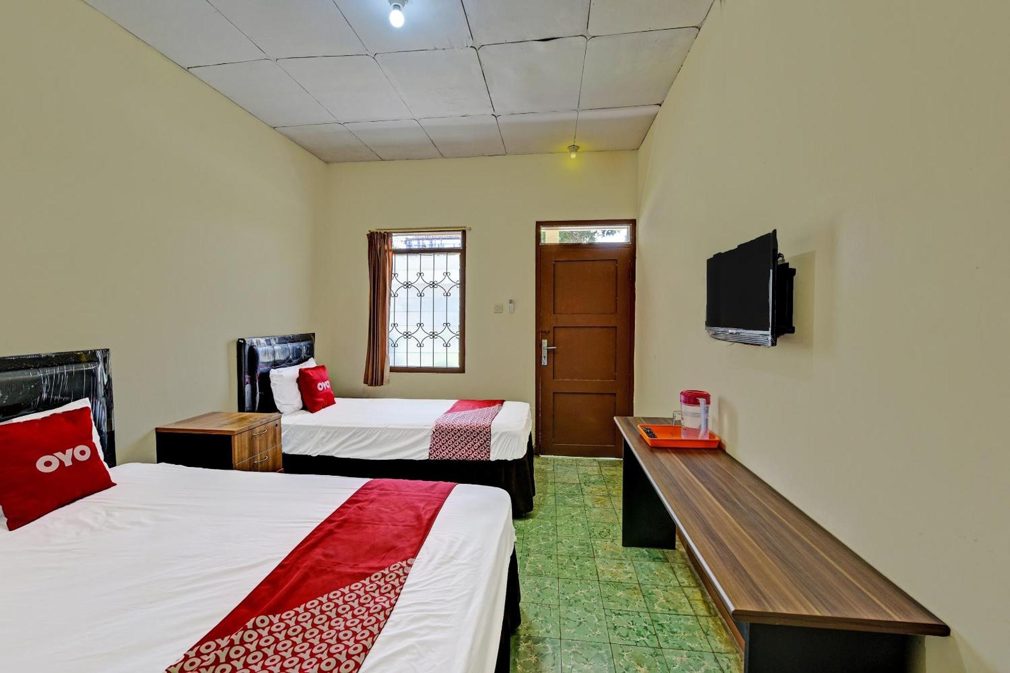 Oyo 90443 Hotel New Kartika In Cilopadang エクステリア 写真